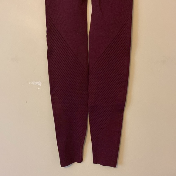 Fabletics Sculptknit Burgundy Leggings Contour High-Rise - Picture 12 of 14